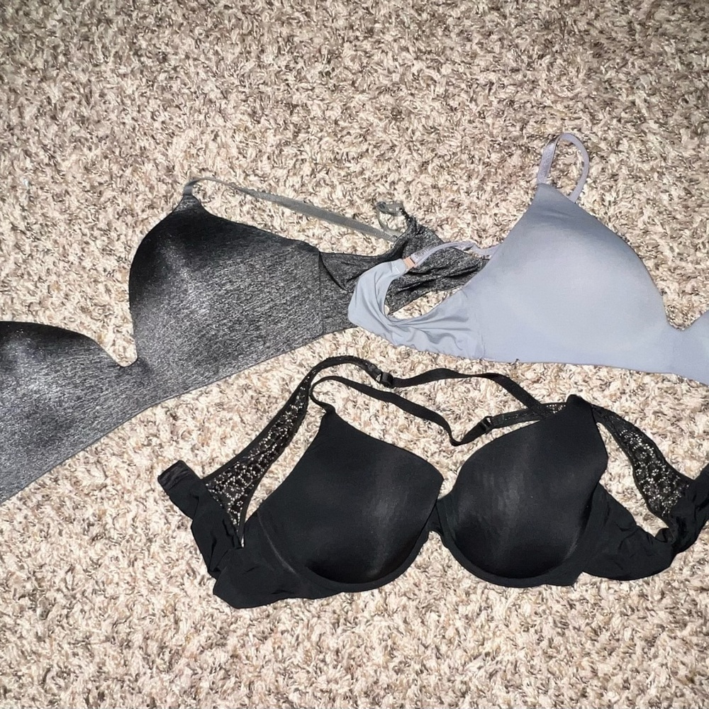 Victoria’s Secret bras 36B